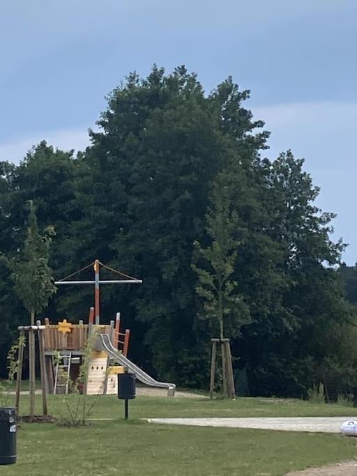 Gemuetliches Holzhaus Am See Warin Exteriér fotografie