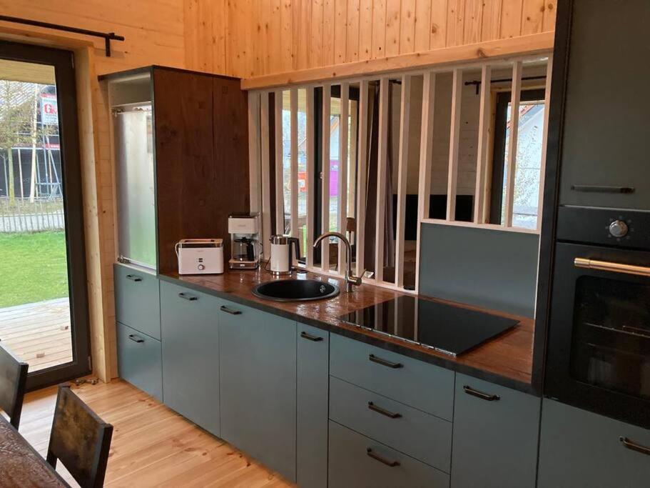 Gemuetliches Holzhaus Am See Warin Exteriér fotografie